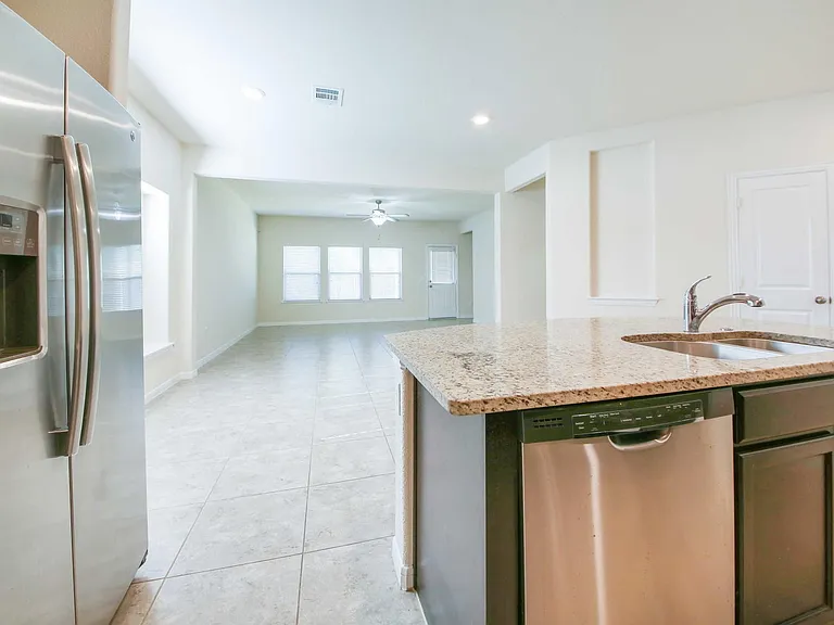 14002 Madrigal Ln — Photo 40
