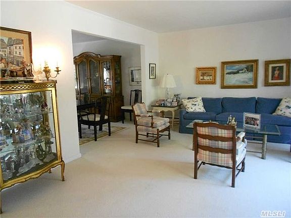 4th image of 560 Linda Ln