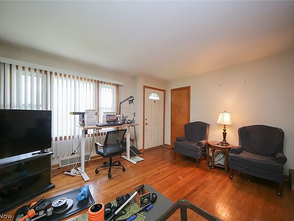 4th image of 555 6th St