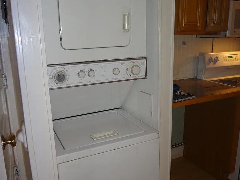 Garden Level 2 Bedroom Apartment right near D.U. — Photo 6