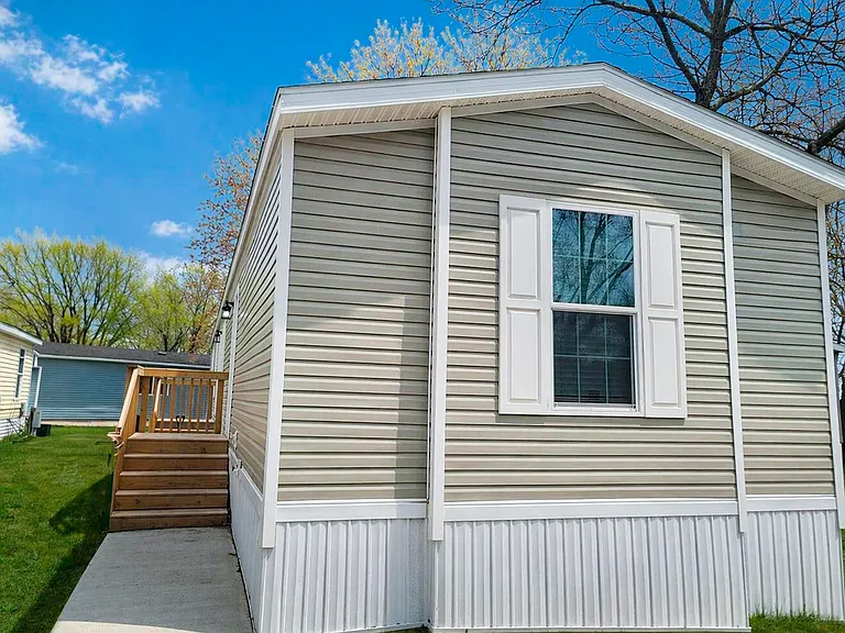 Stoney Creek Manufactured Home Community — Photo 10
