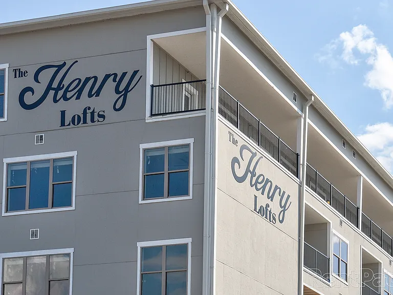 The Henry Lofts — Photo 3