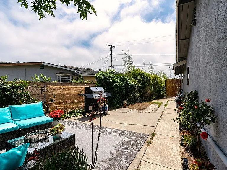 134 Tropicana Dr #1 — Photo 35