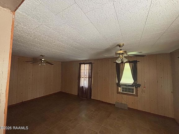 4th image of 633 3rd St