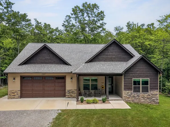1507 E Overlook Rd, Monterey, TN 38574