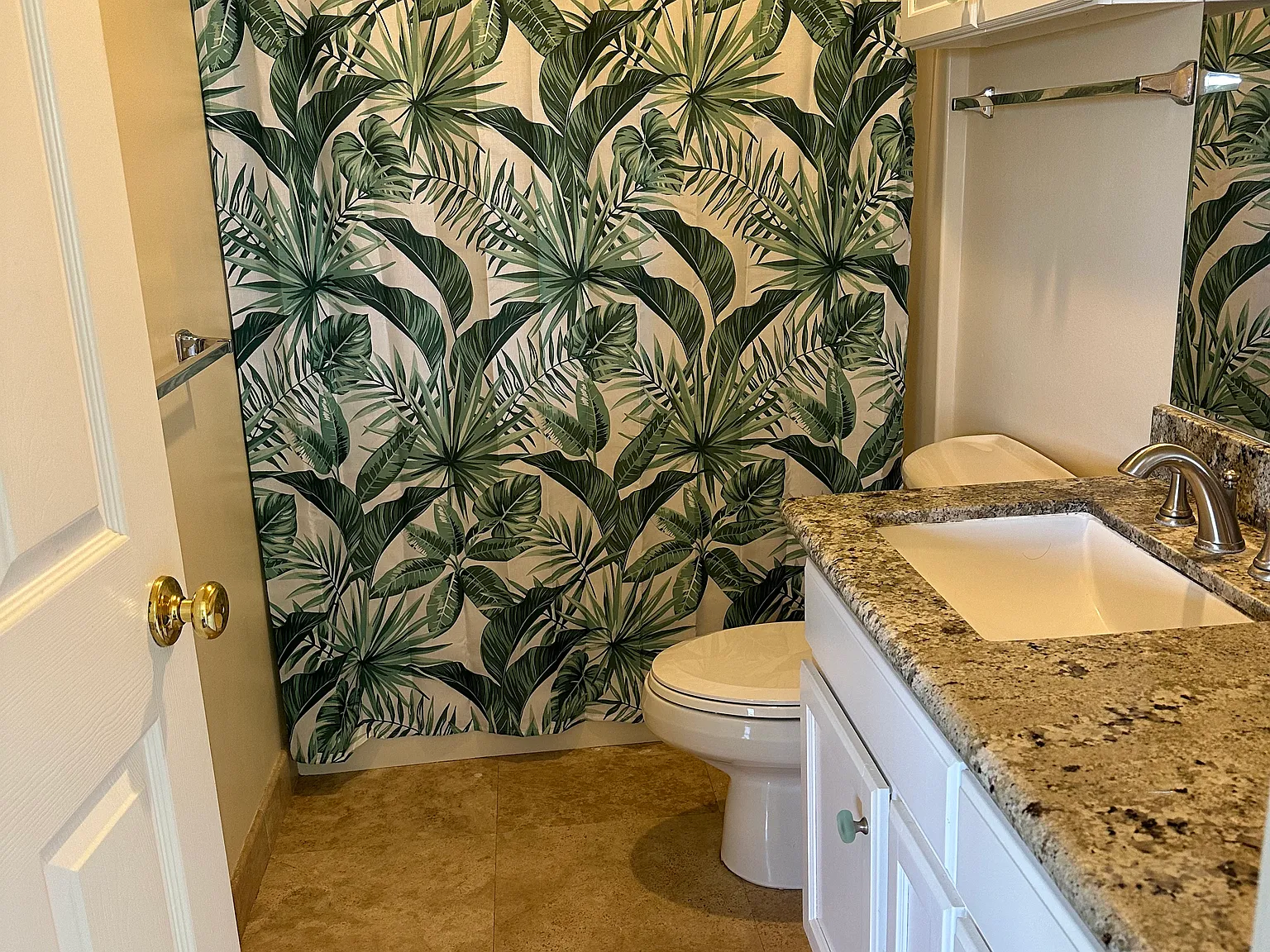 2 bed, 800 sqft, $2,080 — Photo 2