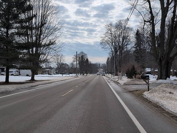 4th image of 4300 Lake Harbor Rd