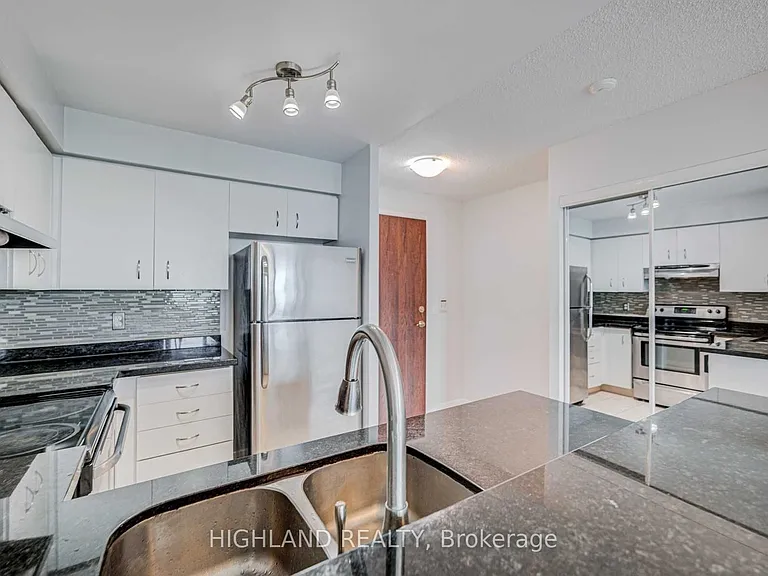 2545 Erin Centre Blvd #1411 — Photo 5