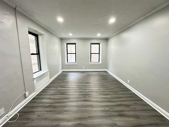 3rd image of 400 Highland Ter APT 2L