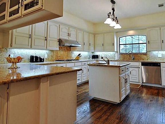 2nd image of 500 Hawn Ct