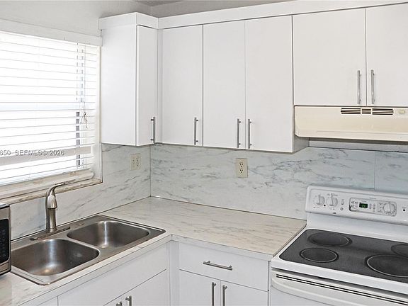 3rd image of 15006 SW 80th Ter #913