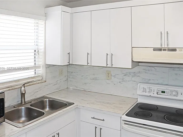 15006 SW 80th Ter #913 — Photo 3