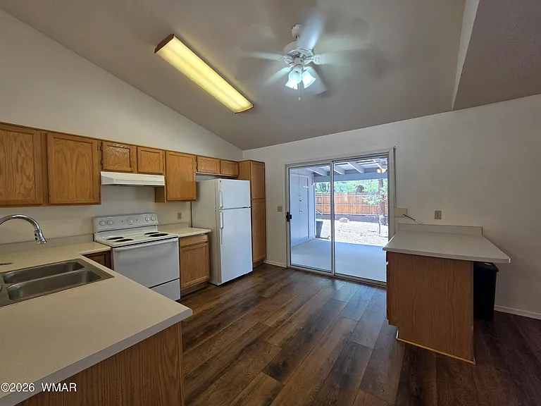 1721 W Hall St — Photo 5