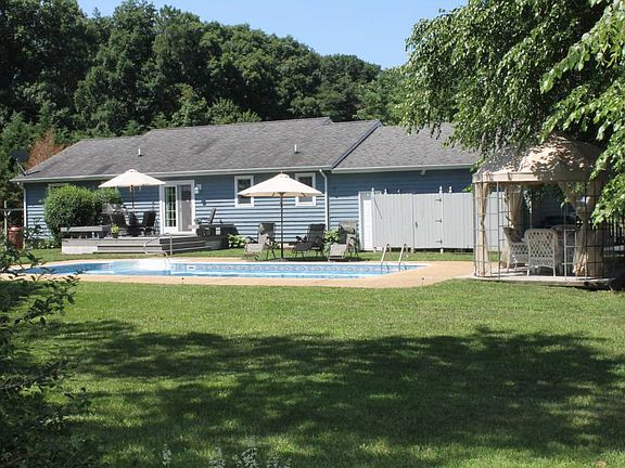 4th image of 107 Madison Dr
