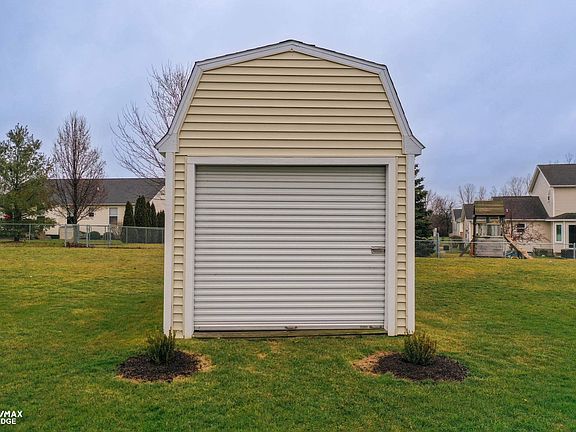 5th image of 11118 Alexandria Ln