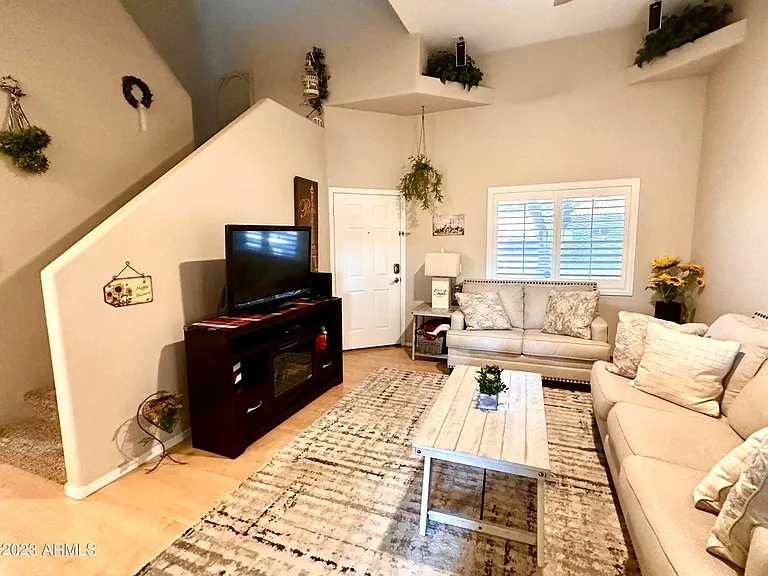 15730 N Hidden Valley Ln — Photo 5