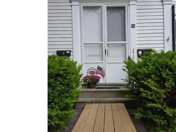 46 Church St, Oakland, ME 04963
