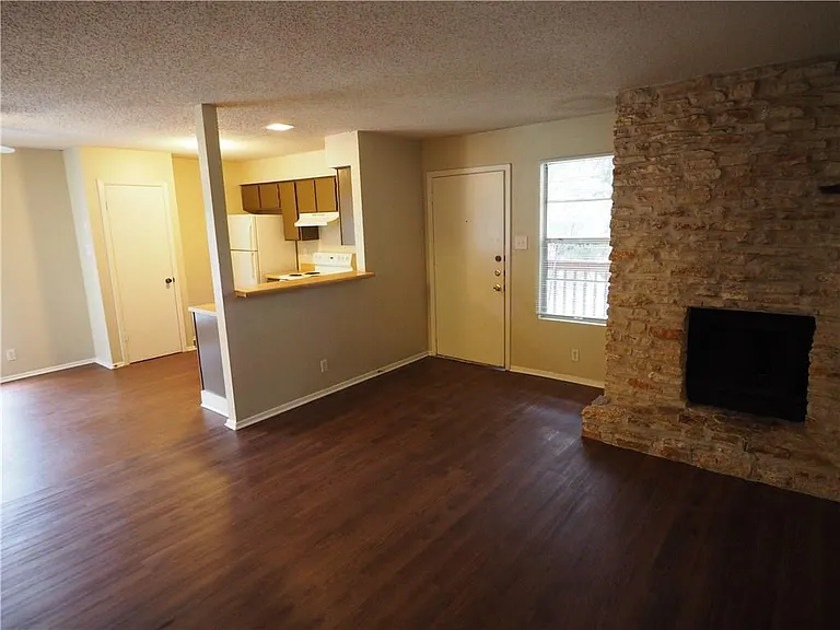 4303 Acropolis Ct #D — Photo 4