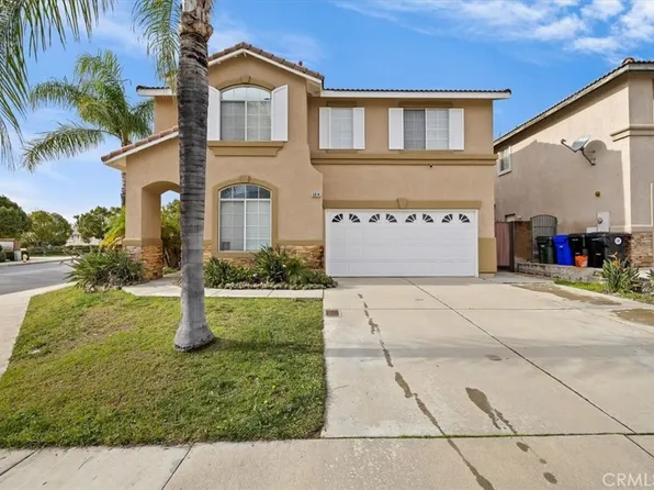 5814 Pine Valley Dr, Fontana, CA 92336