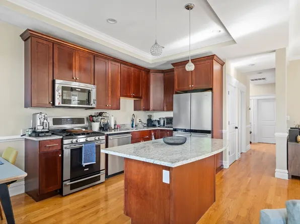 737 E 7th St #2, Boston, MA 02127