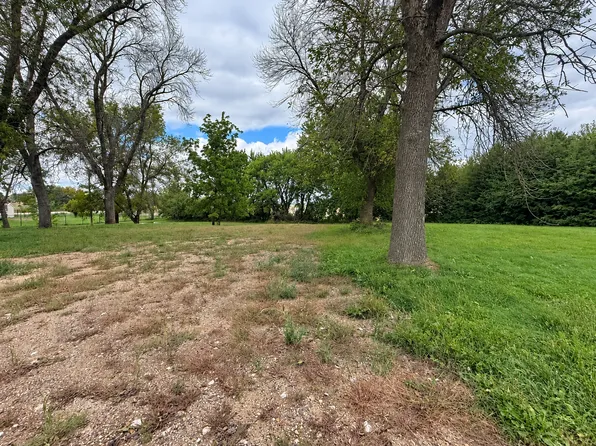 103 5th St NE, Geneva, MN 56035