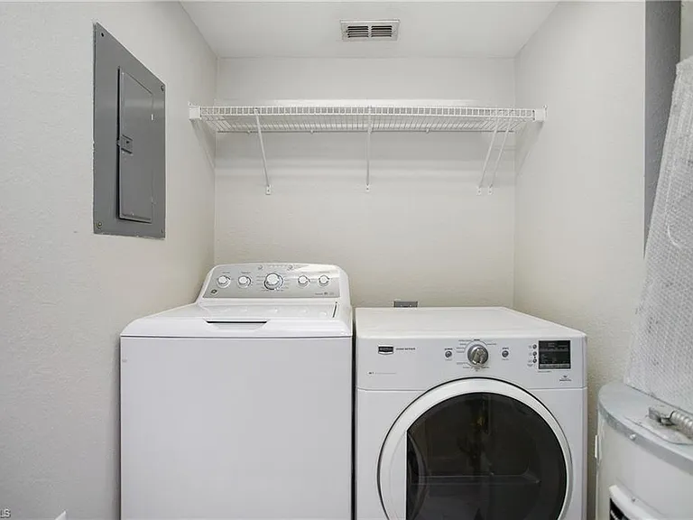 8271 Key Royal Cir #924 — Photo 24
