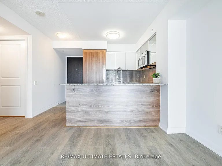 5168 Yonge St #711 — Photo 14