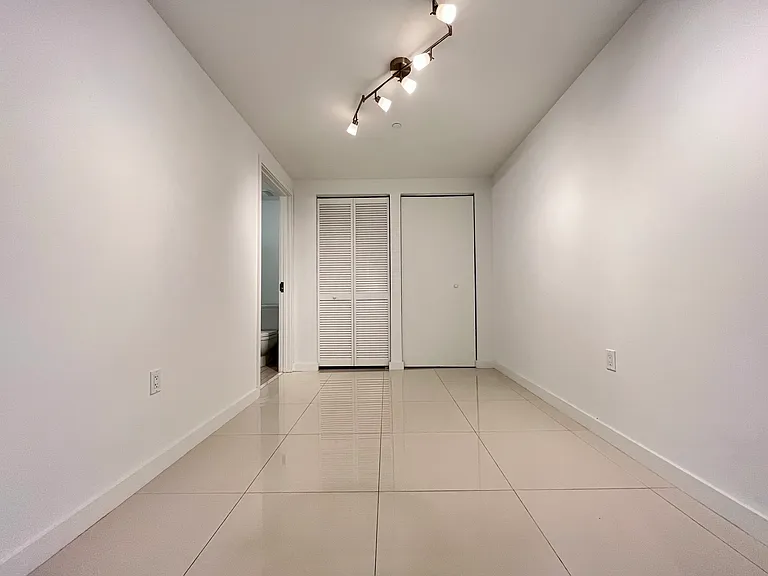 9940 W Bay Harbor Dr #3BN — Photo 17