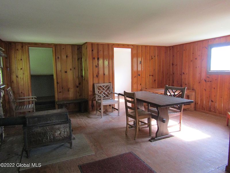 4th image of 346 Joe Chamberlain Rd. Road