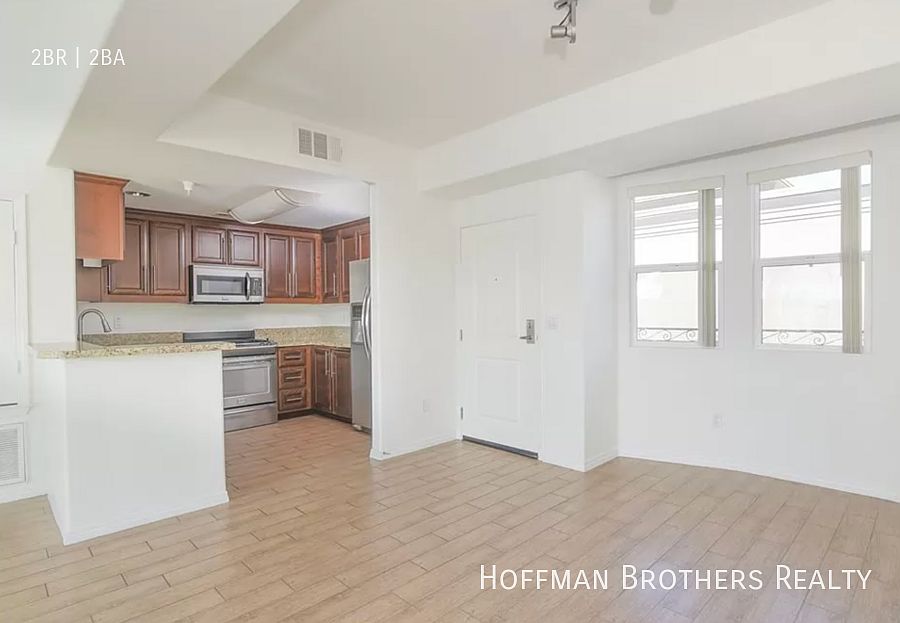 1st image of 11927 Kling St #104