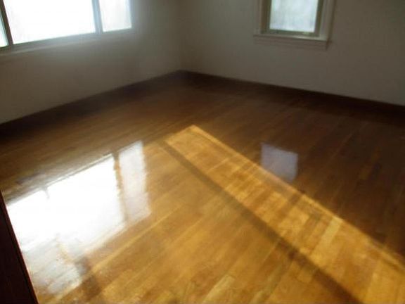 5th image of 202 Jefferson Dr