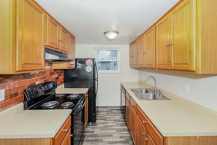 3504 Greenwood Dr — Photo 5