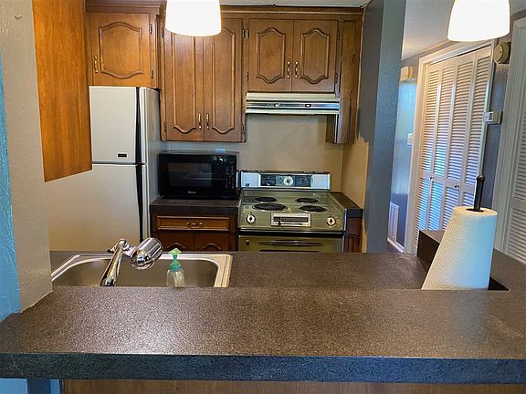 4th image of 129 Falconhead Dr