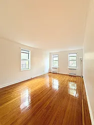 64-85 Saunders Street, #E10