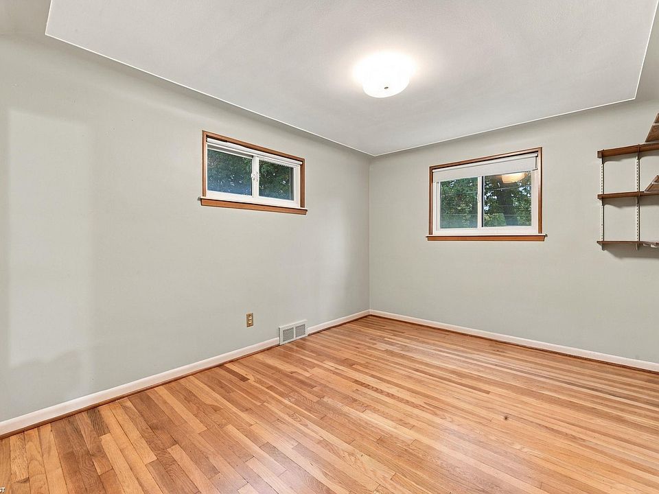 36208 Weideman St, photo 13