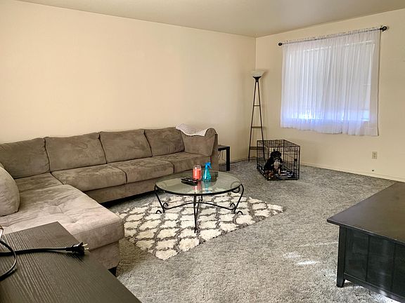 3rd image of 1484 Jessica Ln APT C