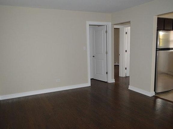 5th image of 10849 S Lloyd Dr APT 1
