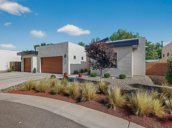 3305 Maxum Ln NW, Albuquerque, NM 87104