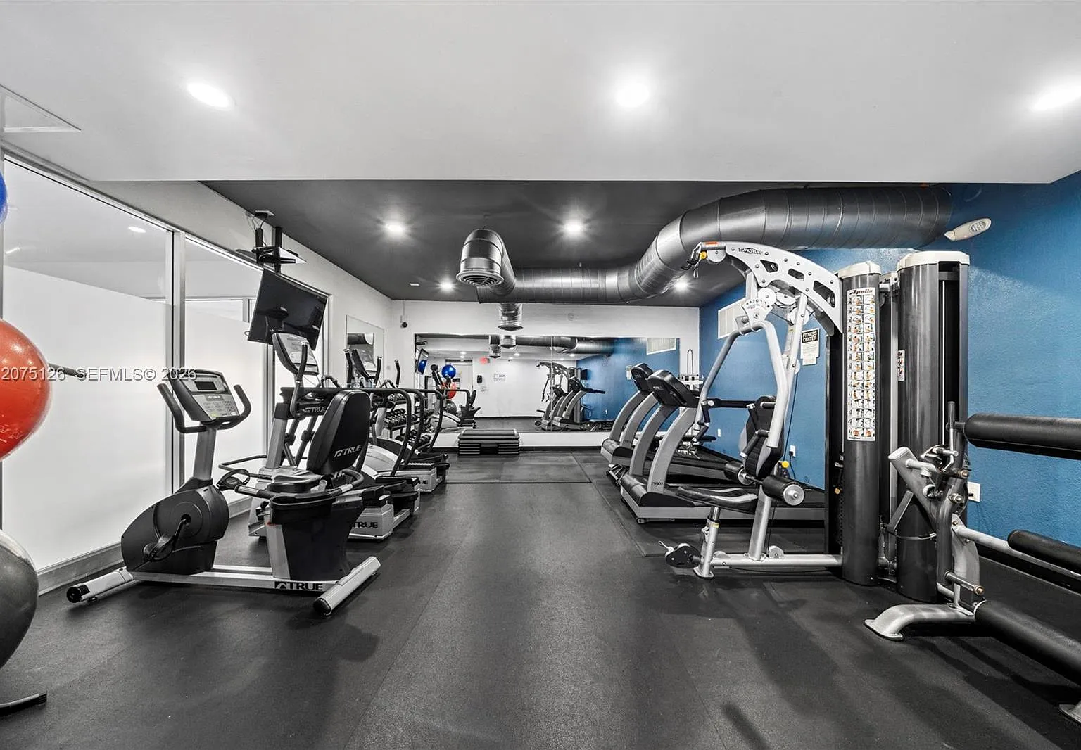 Ocean View Towers Condo — Photo 4