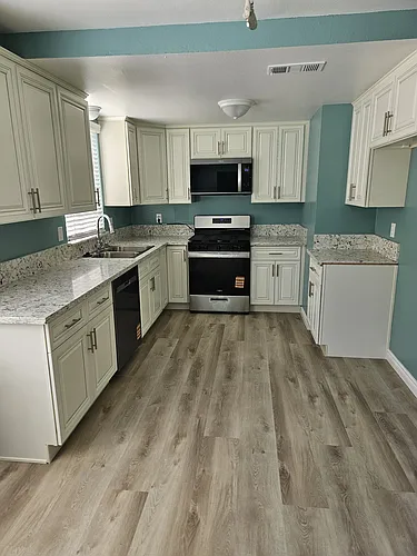 2063 Evergreen St Photo 1