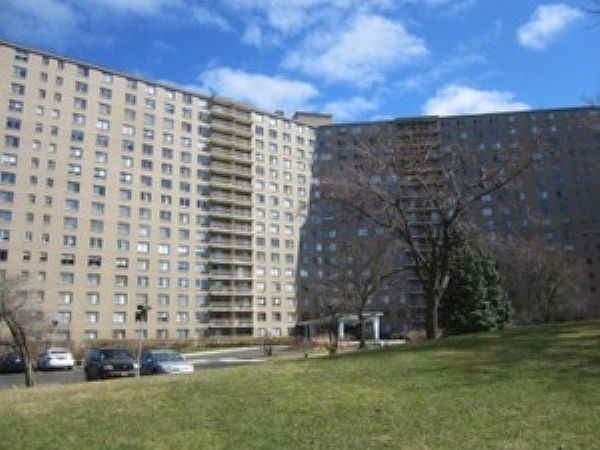 1st image of 7061 N Kedzie Ave Suite 305
