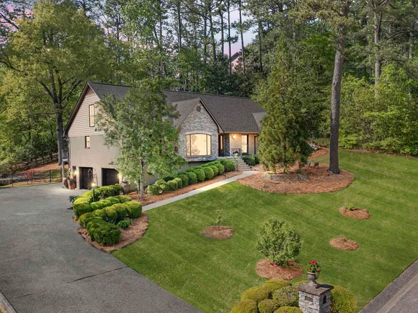 1208 Cedardell Ln, Vestavia Hills, AL 35216