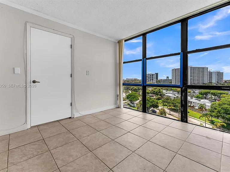 800 Parkview Dr #1007 — Photo 12