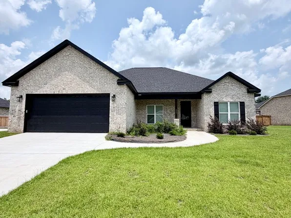 424 Cannon Point Dr, Bonaire, GA