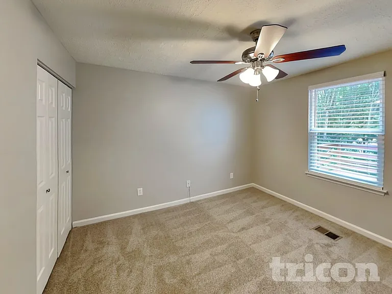 119 Bradford Cir — Photo 15