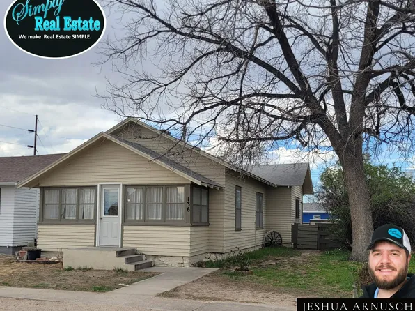 136 W 3rd St, Lingle, WY 82223