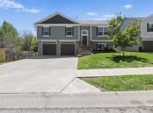 8111 NW 79th Pl, Kansas City, MO 64152