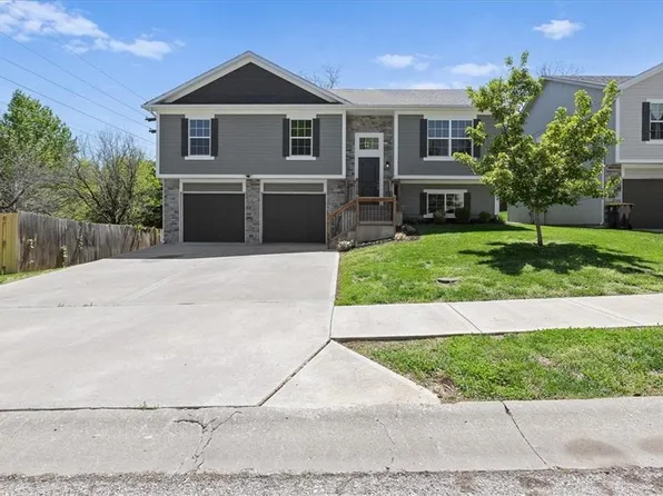 8111 NW 79th Pl, Kansas City, MO 64152