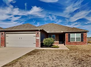 1901 W Autumn Way, Mustang, OK 73064