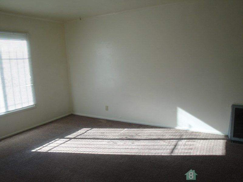 2nd image of 114 Eldridge Ave